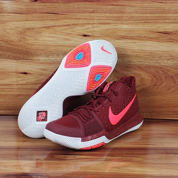 kyrie 3 warning